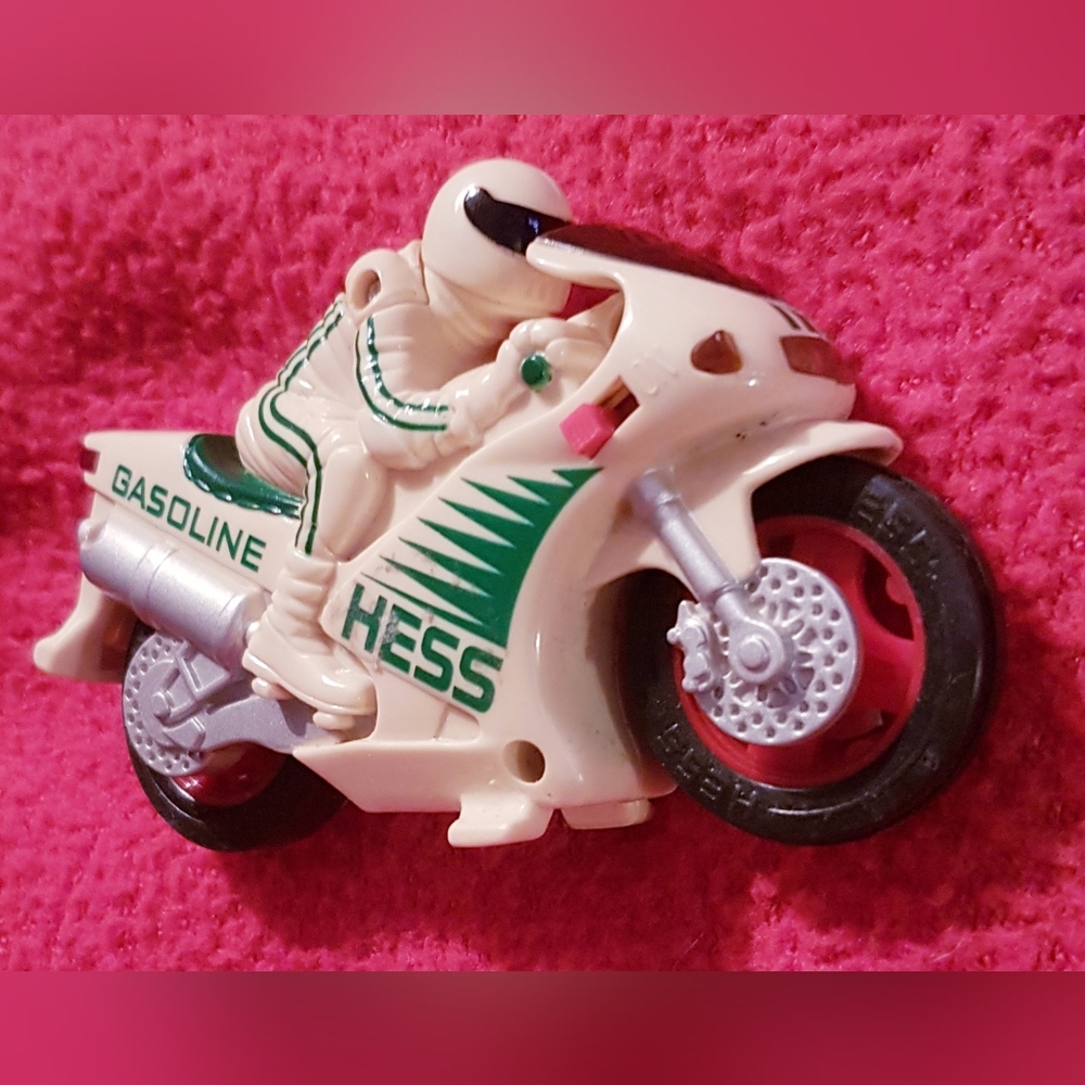 2004 Hess Gasoline Motorcycle 40th Anniversary Motorized Toy Vehicle Promotional